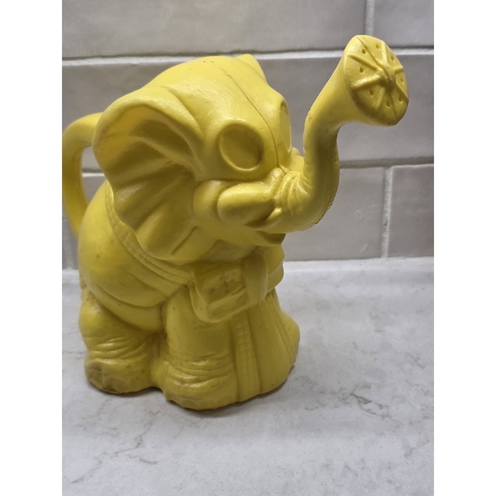 Vintage Ohio Art Challenger Elephant Watering Can Yellow Plastic Bryan OH